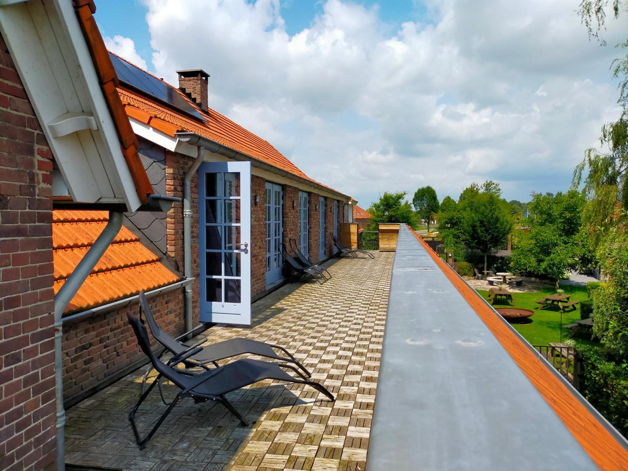 Aan De Molenberg Bed & Breakfast Broekhuizen  Exterior photo